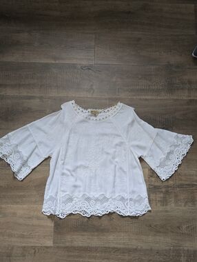 Democracy Ivory Lace Top Small, NWOT